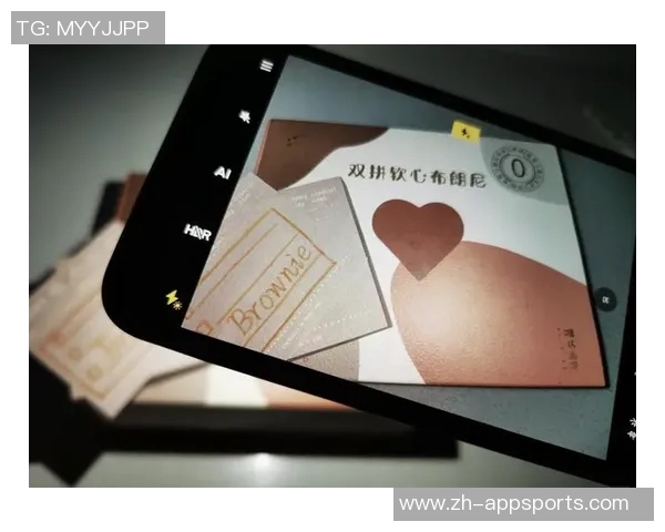 女友甜蜜发合照庆祝布朗尼21岁生日布朗尼感动转发感谢宝贝