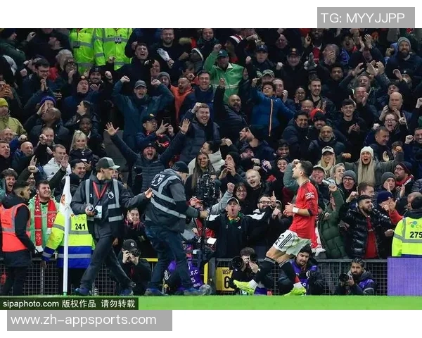 曼联对阵狼队继续采用四后卫阵型B费德里赫特马奎尔缺阵影响战局 曼联对阵狼队继续采用四后卫阵型B费德里赫特马奎尔缺阵影响战局